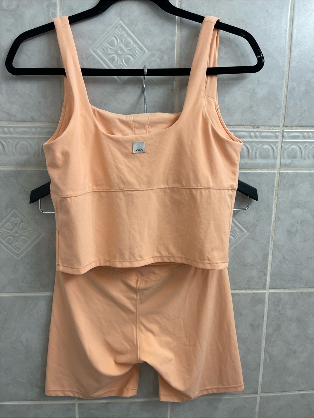 Vuori All The Form Support Set (Tank and Shorts) Size M - Picture 9 of 9